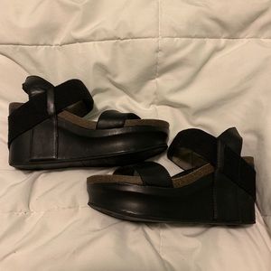 OTBT black wedges